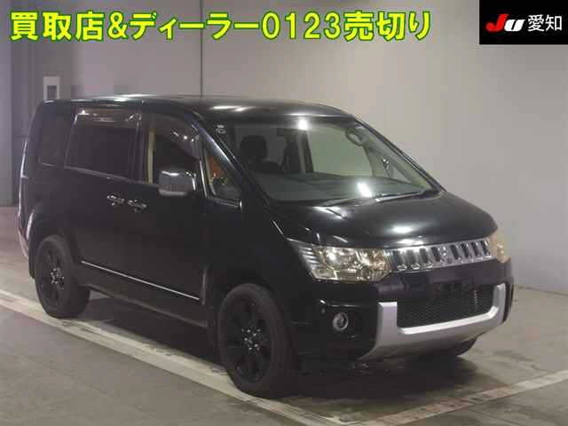 MITSUBISHI DELICA D5 2010