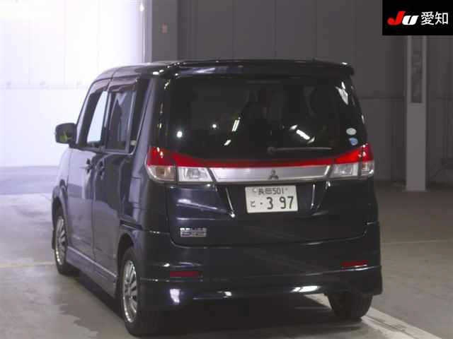 MITSUBISHI DELICA D2 2011