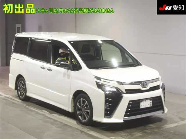 TOYOTA VOXY 2020