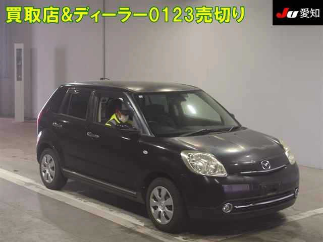 MAZDA VERISA 2010
