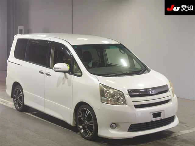 TOYOTA NOAH 2009