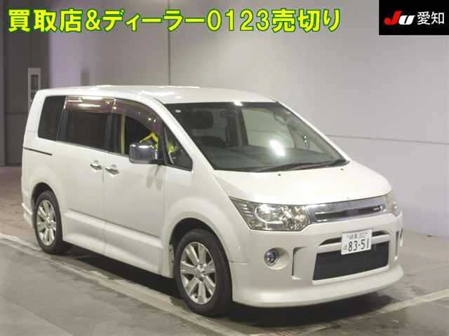 MITSUBISHI DELICA D5 2012