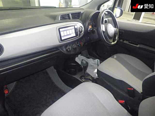TOYOTA VITZ 2011