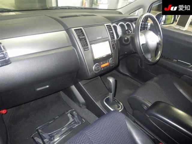NISSAN TIIDA 2012