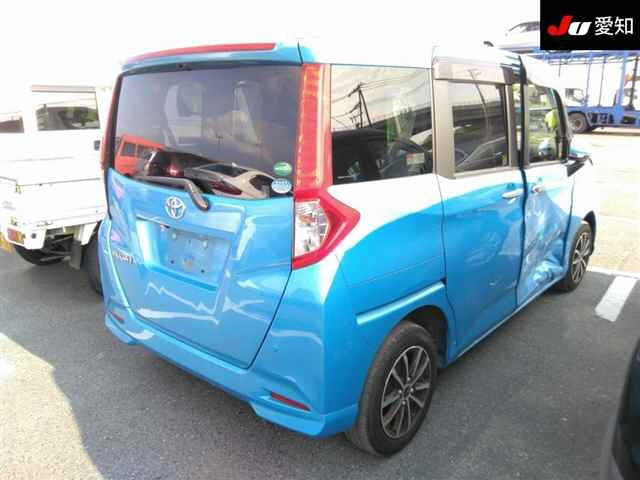 TOYOTA ROOMY 2017