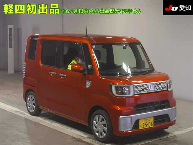 DAIHATSU WAKE 2015