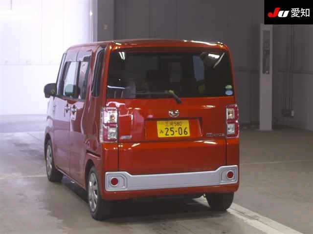 DAIHATSU WAKE 2015