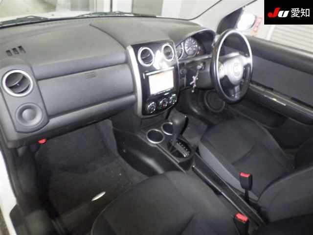MAZDA VERISA 2012