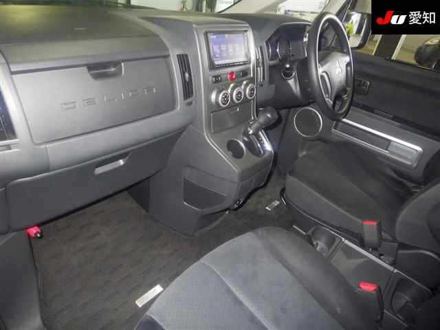 MITSUBISHI DELICA D5 2010