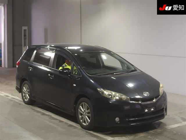 TOYOTA WISH 2011
