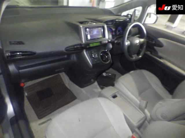 TOYOTA WISH 2009