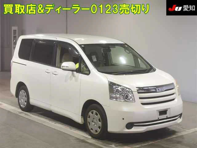 TOYOTA NOAH 2008