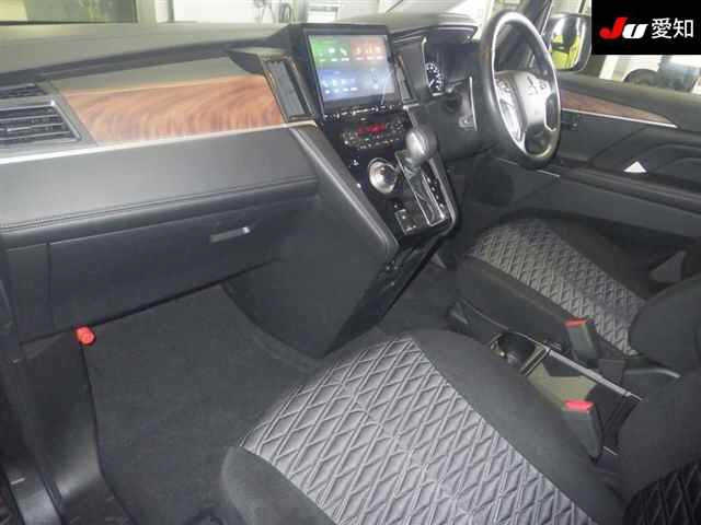 MITSUBISHI DELICA D5 2022