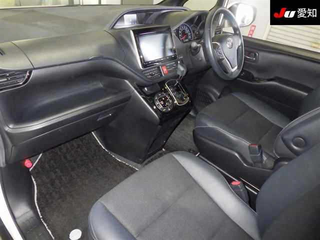 TOYOTA NOAH 2018