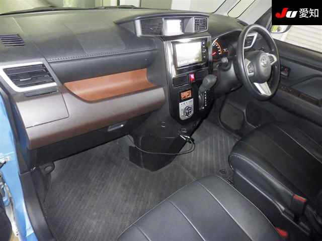 TOYOTA ROOMY 2017