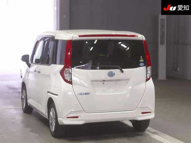 TOYOTA ROOMY 2017
