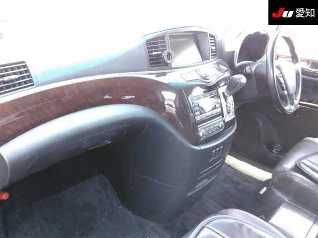 NISSAN ELGRAND 2010