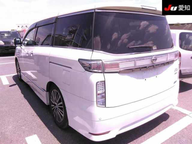 NISSAN ELGRAND 2010