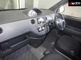 TOYOTA SIENTA 2012
