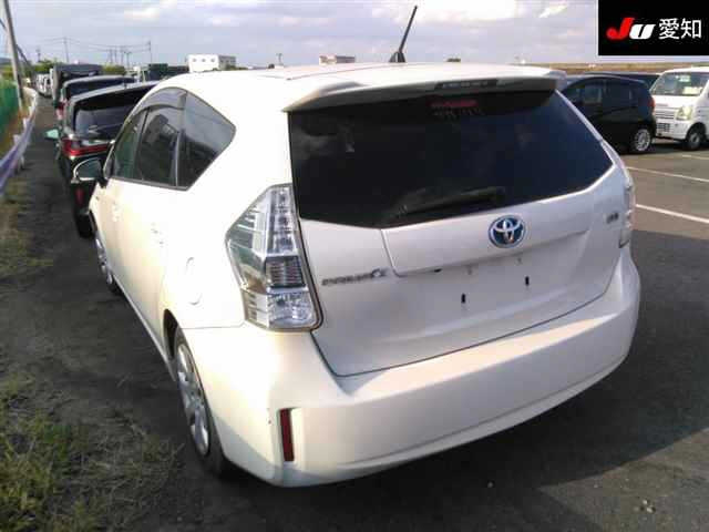 TOYOTA PRIUS ALPHA 2012