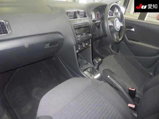 VOLKSWAGEN POLO 2010
