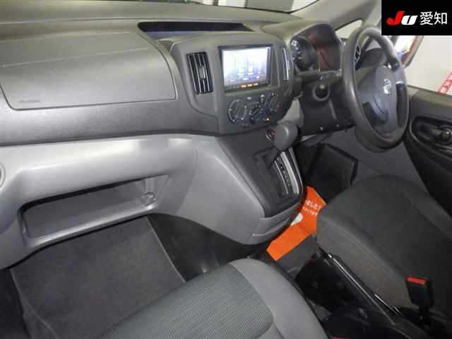 NISSAN NV200 2019