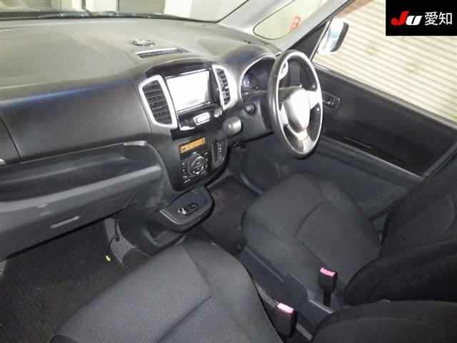 MITSUBISHI DELICA D2 2014