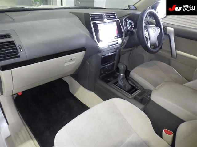 TOYOTA LAND CRUISER PRADO 2017