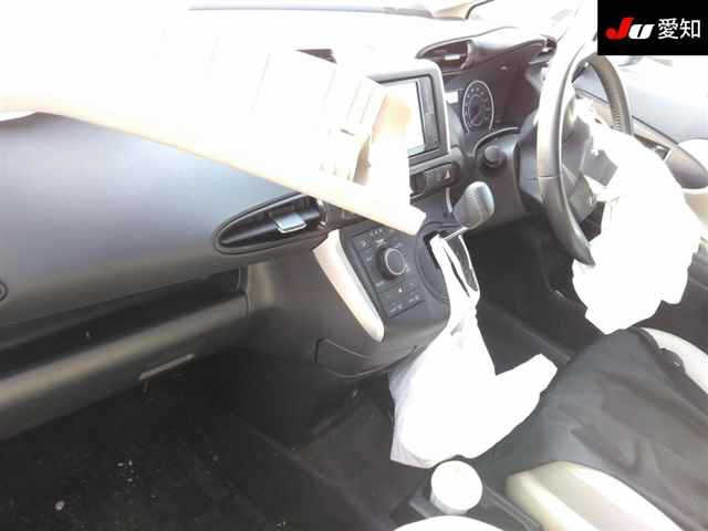 TOYOTA WISH 2010