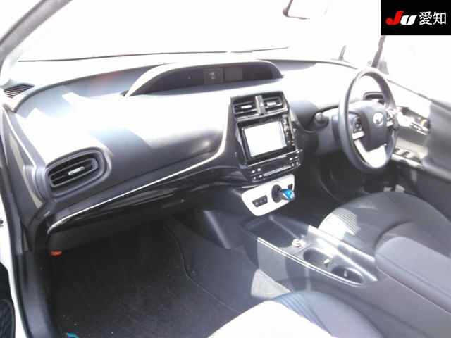 TOYOTA PRIUS 2016
