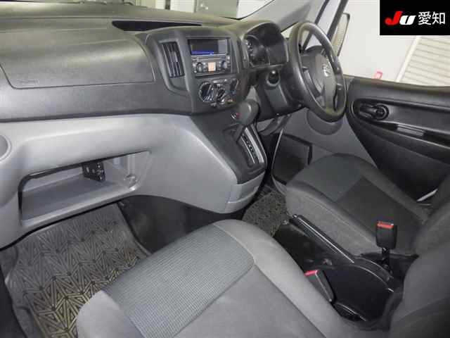 NISSAN NV200 2020