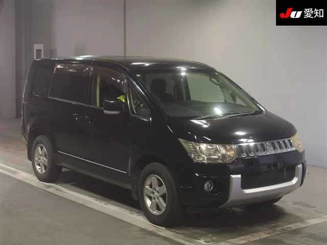 MITSUBISHI DELICA D5 2010