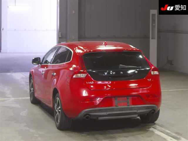 VOLVO V40 2014