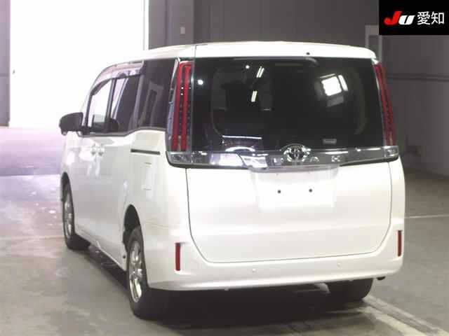 TOYOTA NOAH 2020