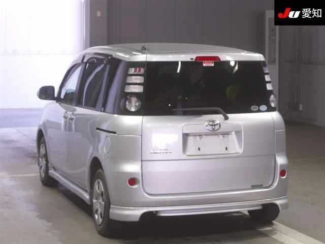 TOYOTA SIENTA 2010