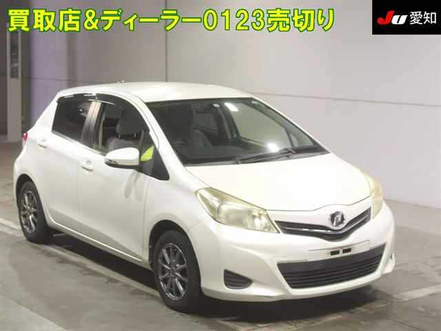 TOYOTA VITZ 2011
