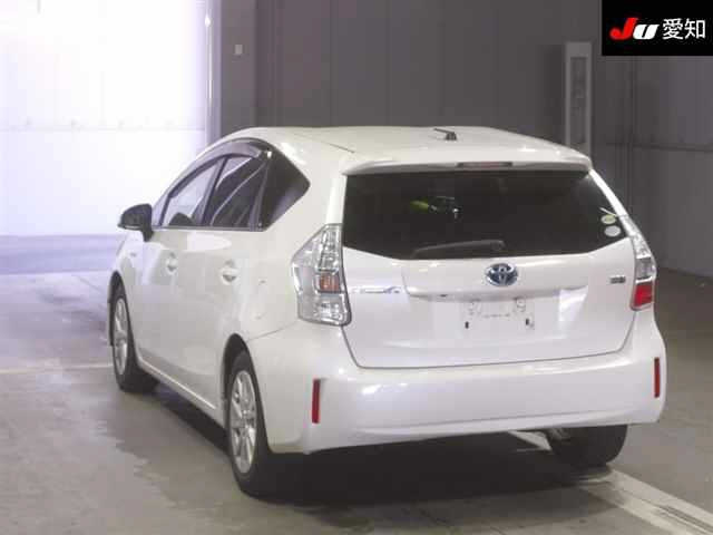 TOYOTA PRIUS ALPHA 2012