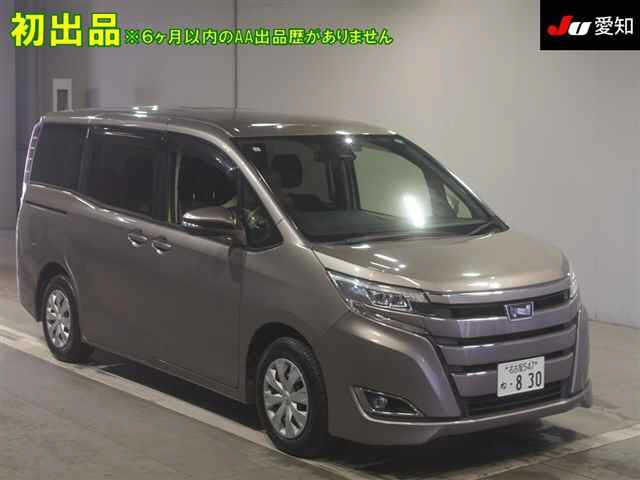 TOYOTA NOAH 2017