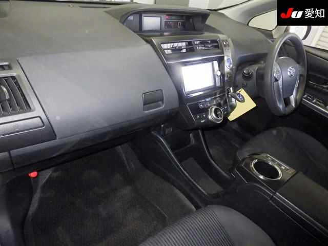 TOYOTA PRIUS ALPHA 2016