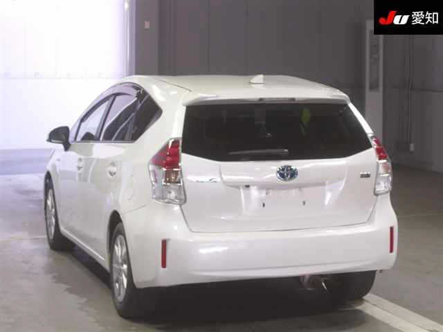 TOYOTA PRIUS ALPHA 2016