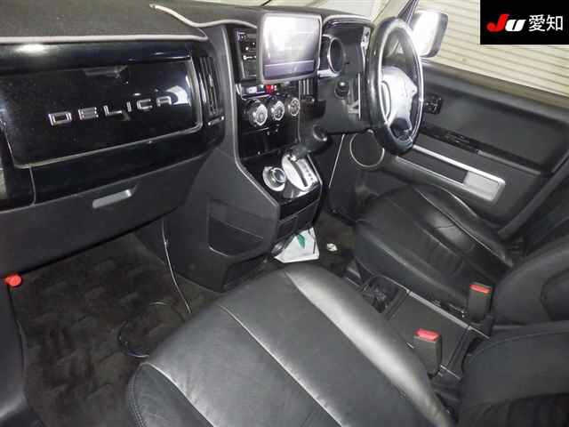 MITSUBISHI DELICA D5 2018