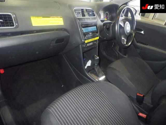 VOLKSWAGEN POLO 2012