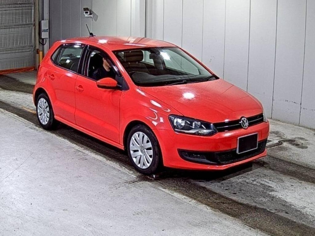 VOLKSWAGEN POLO 2012