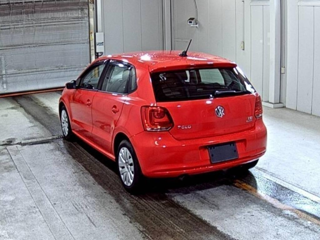VOLKSWAGEN POLO 2012