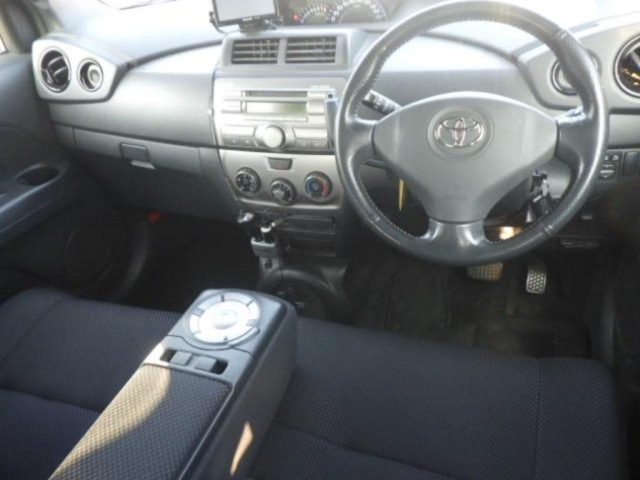 TOYOTA BB 2008