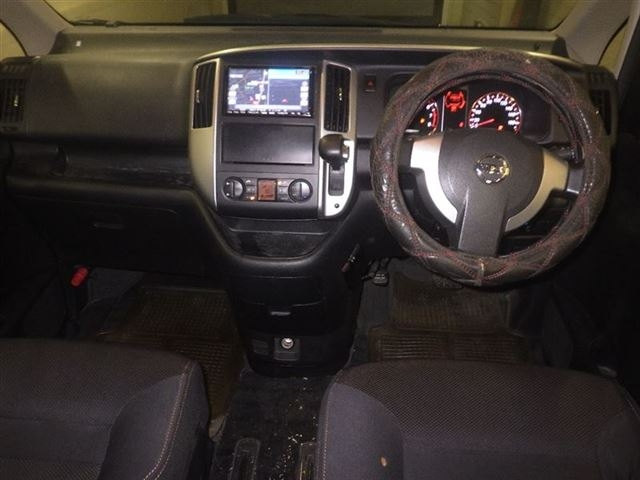NISSAN SERENA 2009