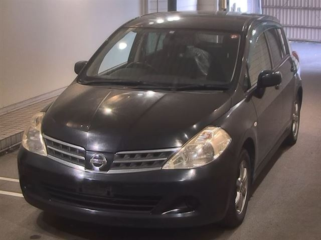 NISSAN TIIDA 2010