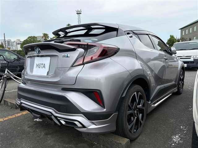 TOYOTA C-HR 2017