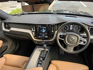 VOLVO XC60 2019