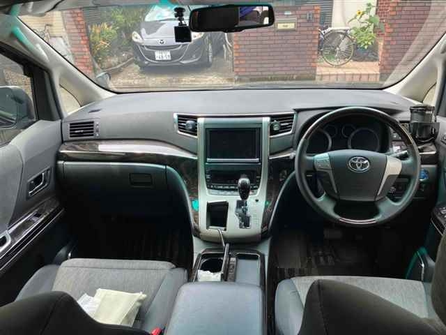 TOYOTA ALPHARD 2013